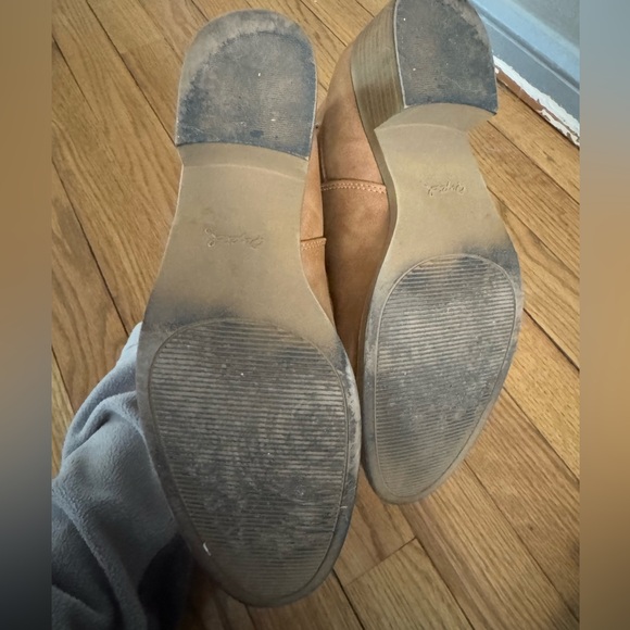 Tan booties - Picture 3 of 3